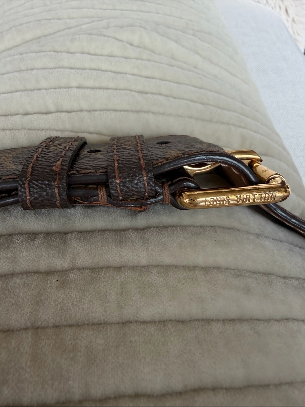 Louis Vuitton Monogram Canvas Belt with Gold Hardware - Picture 4 of 12